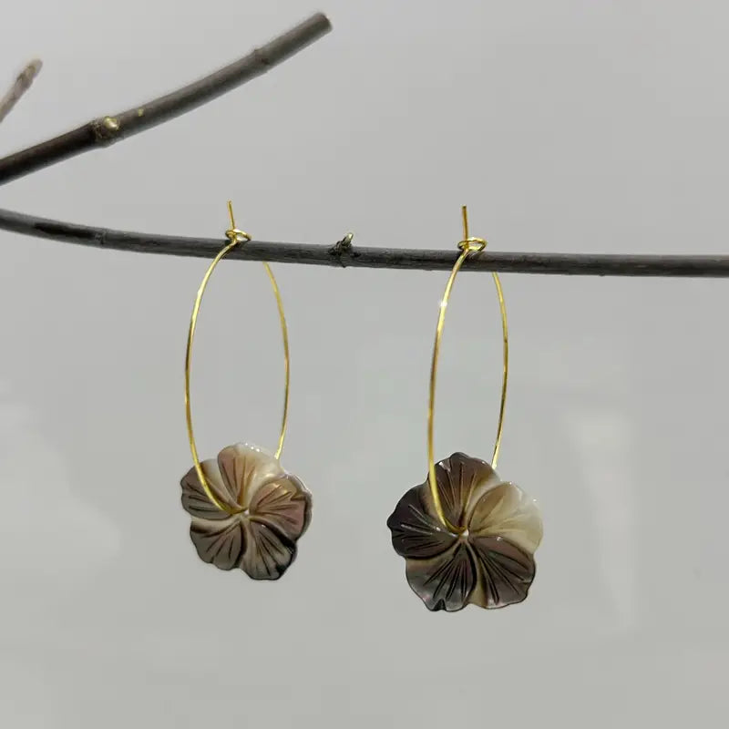 Black Shell Flower Hoop Earrings