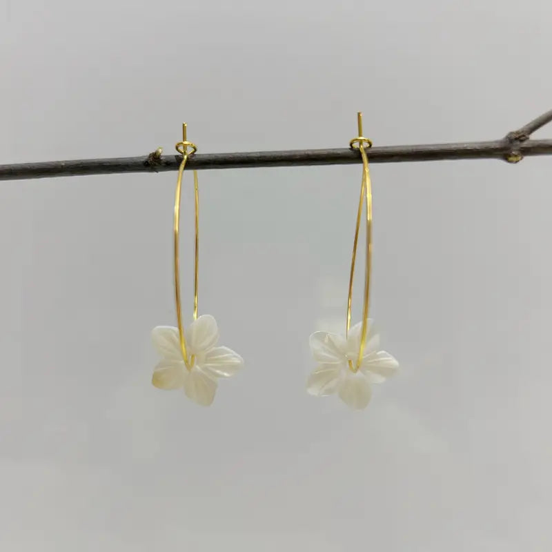 Hawaiian Seashell Flower Earrings